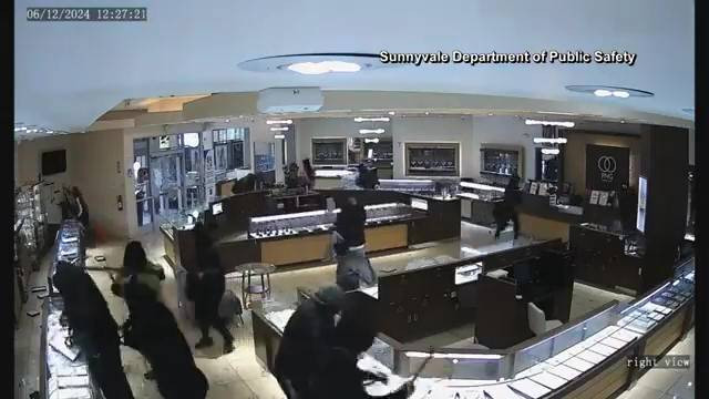 20 hırsız aynı anda kuyumcuyu soydu - Resim: 9